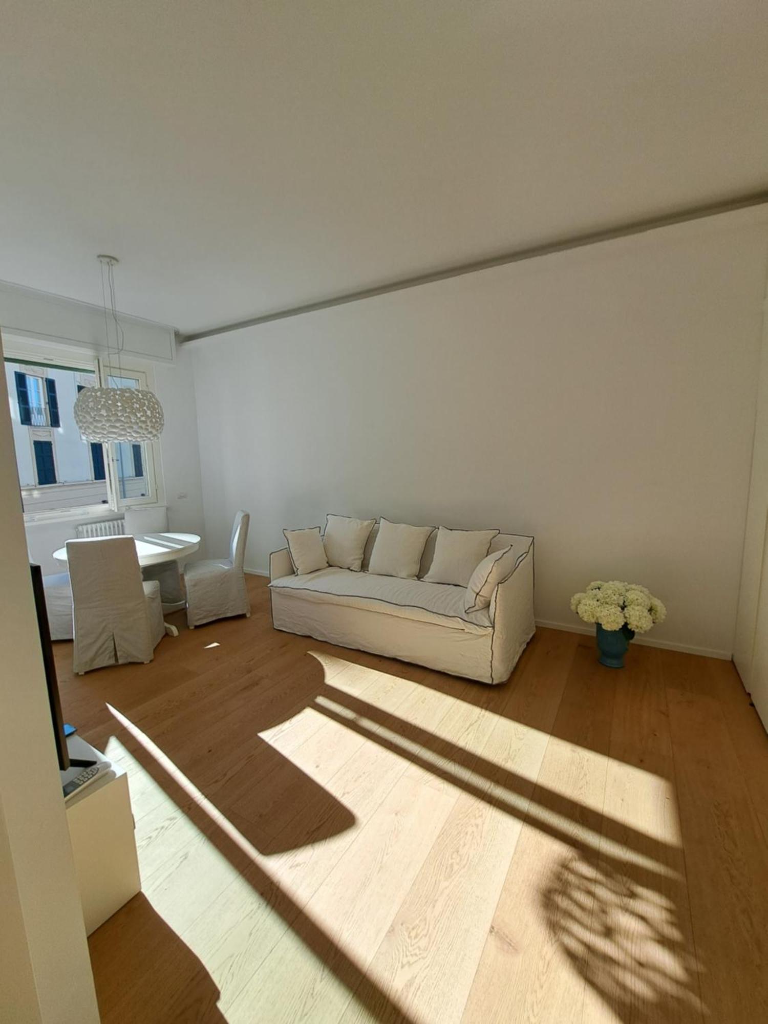 The Window On The Theatre And The Cathedral - Luxury Apartment Como Exterior photo